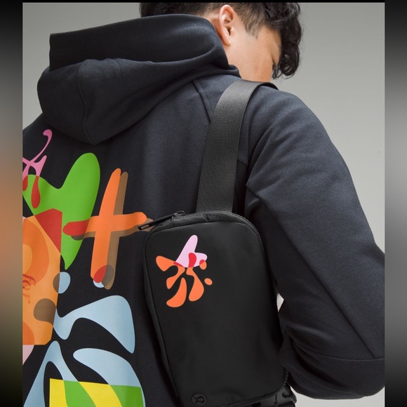 Lululemon Everywhere Belt Bag 1L SPECIAL EDITION PRIDE - Picture 5 of 9